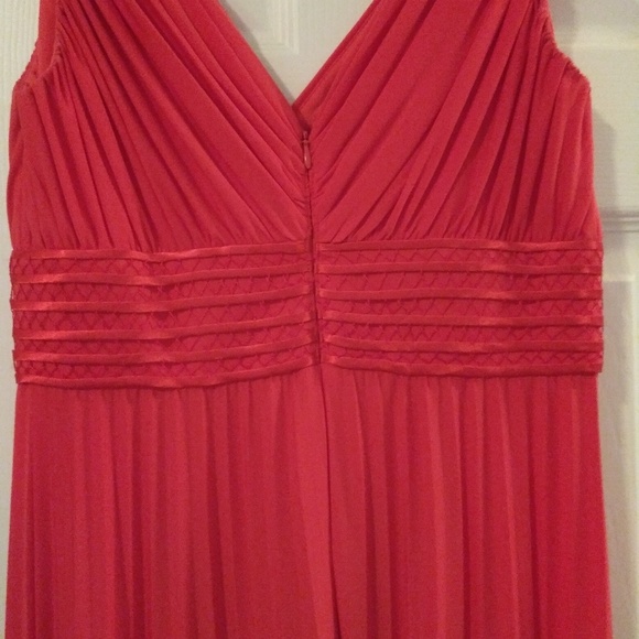 Dress - Picture 3 of 4